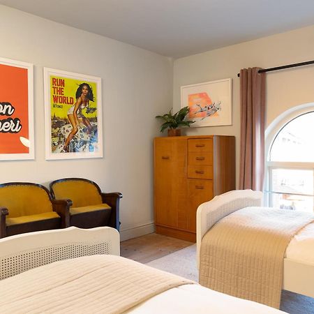 Stylish Seaside Home With King Beds And Parking Scarborough Exteriör bild