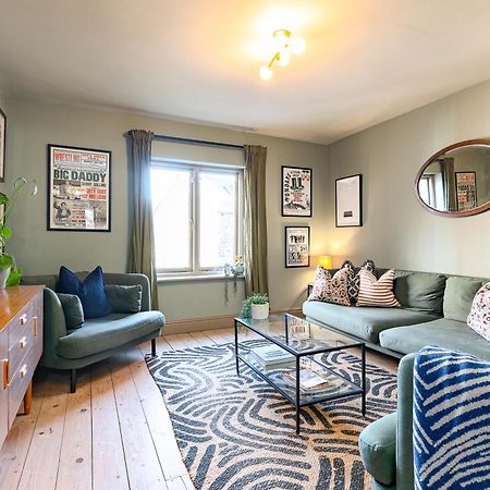 Stylish Seaside Home With King Beds And Parking Scarborough Exteriör bild